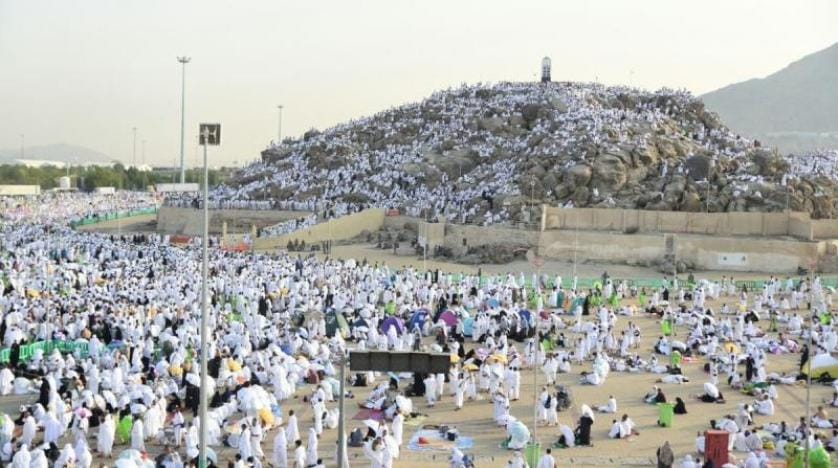 Arafat Dağı beyaza büründü