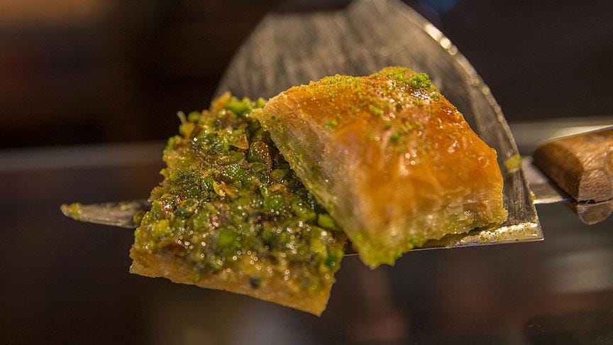 ‘İki dilim baklava, 1,5 saatlik yürüyüşle yakılıyor’