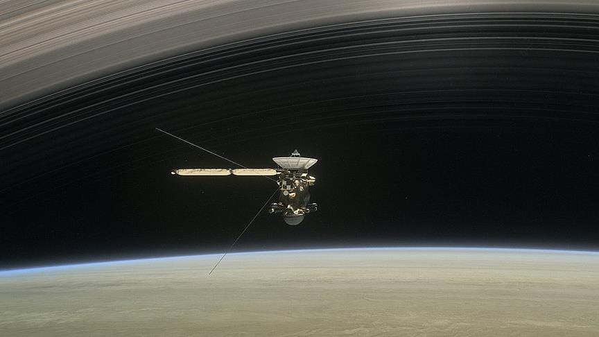 Cassini Satürn’e en yakın geçişini yaptı