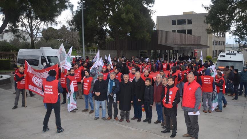 Metal işçilerinin grev kararı ertelendi