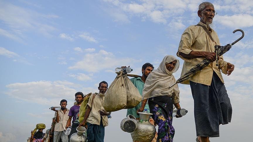 Arakanlı Müslümanlar Bangladeş’e sığınmaya devam ediyor