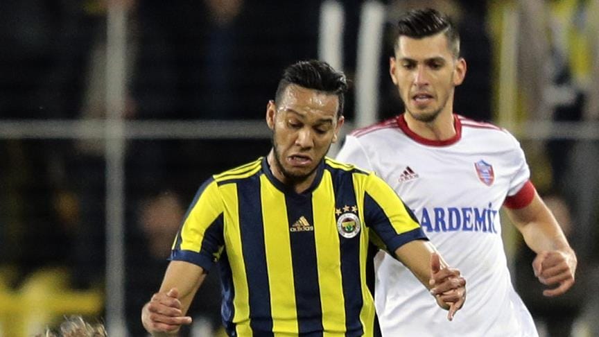 De Souza, Fenerbahçe’de kalmak istiyor