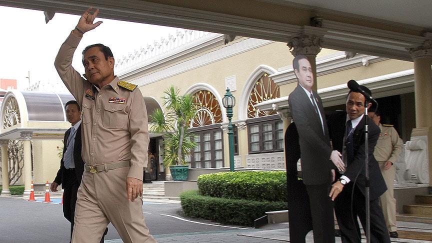 Prayut’tan sorulardan kaçmak için ilginç yöntem