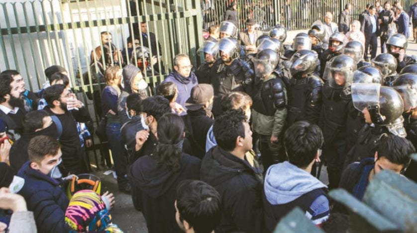 Tahran rejiminin ‘Dış Güçlerin Provokasyonu’ iddiasına Ruhani’den yalanlama