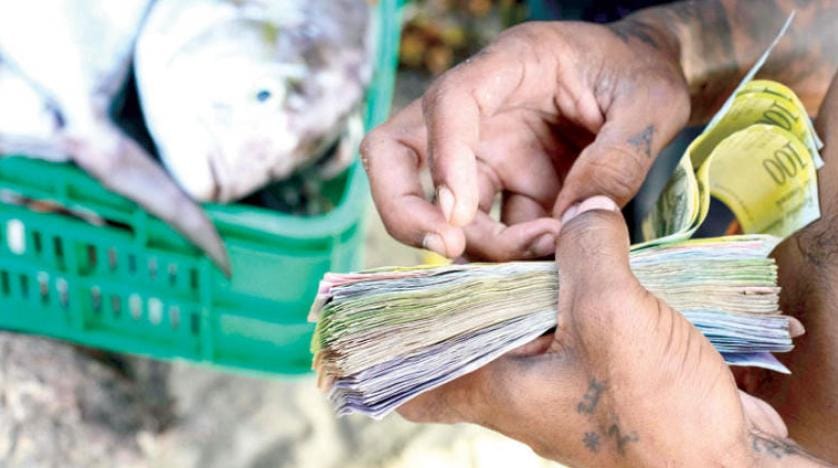 Venezuela yaptırımlara cumhurbaşkanlığı seçim tarihini öne çekerek yanıt verdi