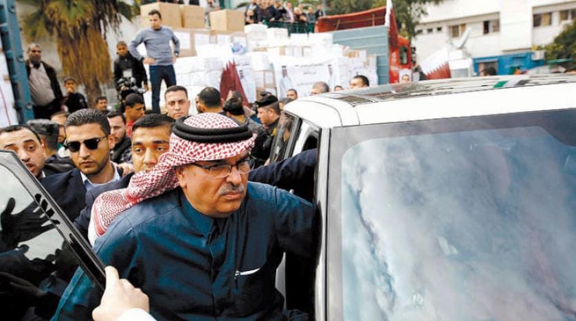 Filistinliler, Gazze’de Katar’ın Büyükelçi’sine saldırdı