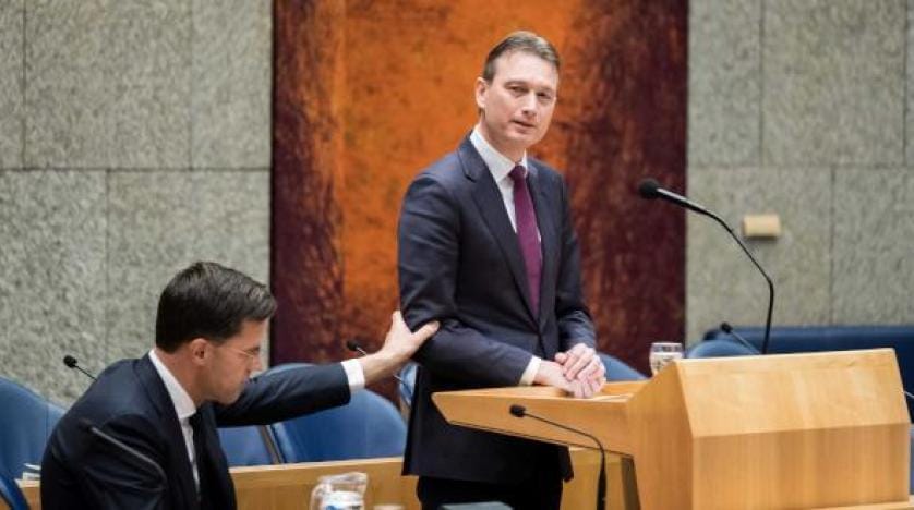 Yalan söylediğini itiraf eden Hollanda Dışişleri Bakanı istifa etti