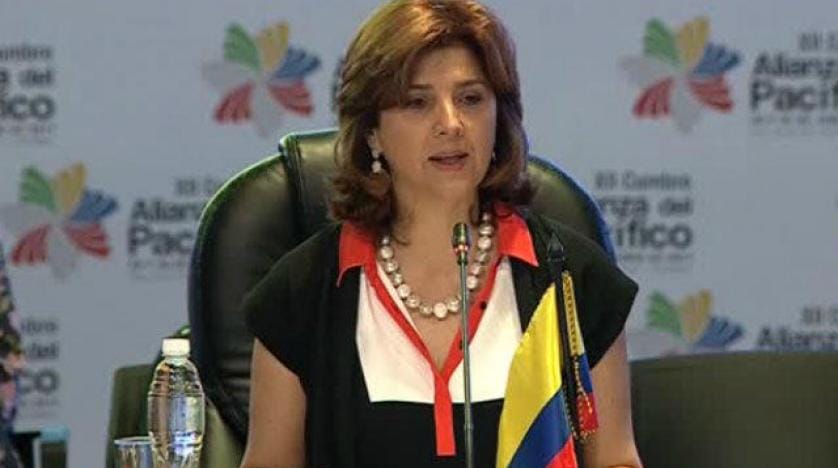 Kolombiya, Venezuela sınırındaki 17 giriş noktasını kapattı