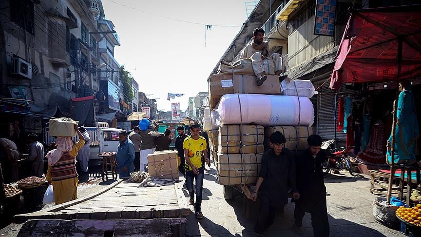 Pakistan’da kediye ‘türbe’ inşa edildi
