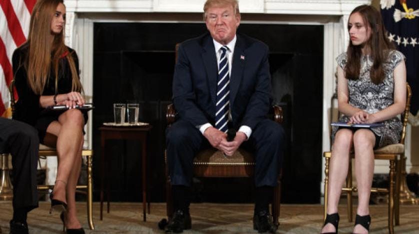Trump’tan ‘öğretmenleri silahlandırma’ teklifi
