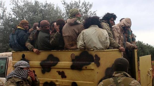 Suriyeli muhalifler çatışmalarda 400 DEAŞ’lıyı esir aldı