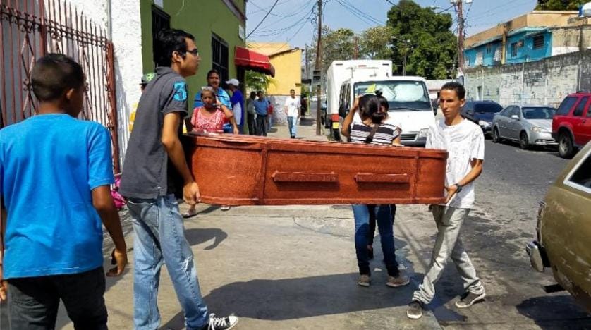 Venezuela hükümeti, hapishane yangınına dair sessizliğini bozdu