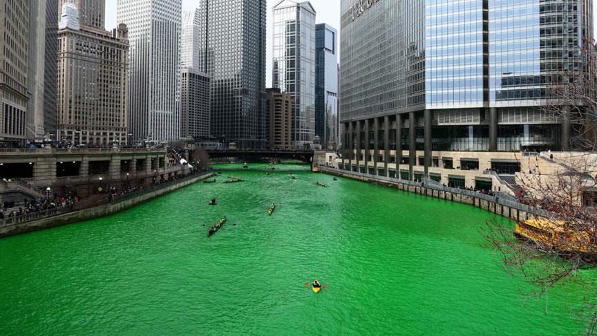 Chicago Nehri yeşile boyandı