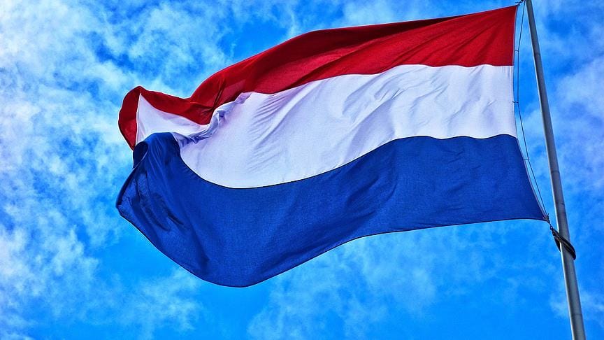 Hollanda cami yapılacak alana haç dikenleri yargılamayacak