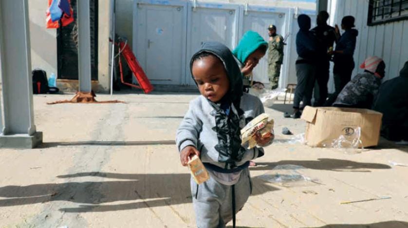 Libya’da boğulmak üzere olan göçmenler kurtarıldı