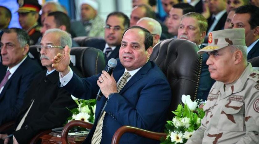 Sisi: Askeri üniforma giyip savaşmaya hazırım