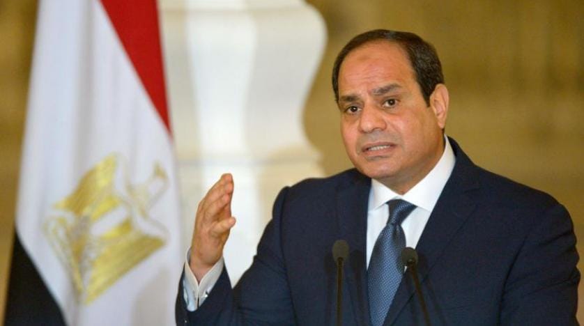 Sisi, yolsuzlukla suçlanan iki üst düzey yetkiliyi görevden aldı