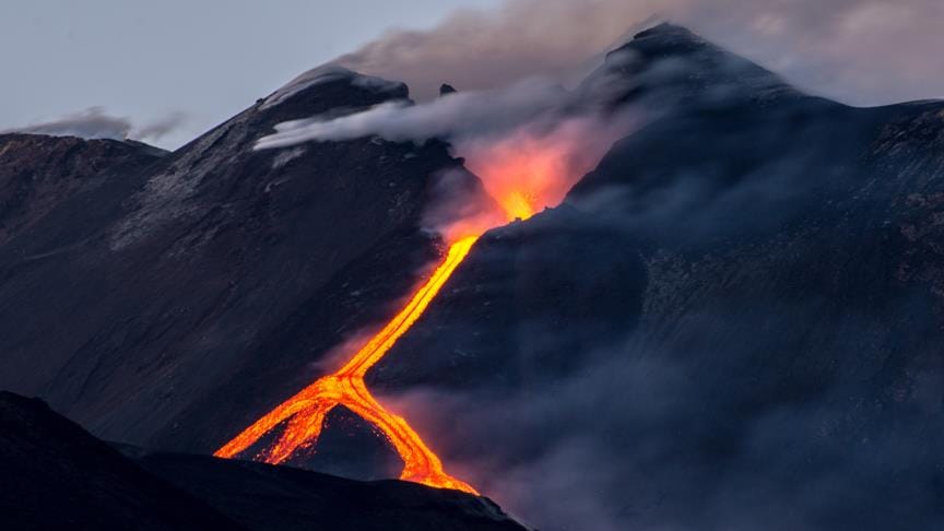 Meksika’da Popocatepetl Yanardağı patladı
