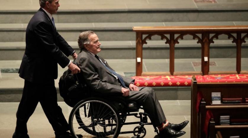 George H. W. Bush eşinin vefatından birkaç gün sonra hastaneye kaldırıldı