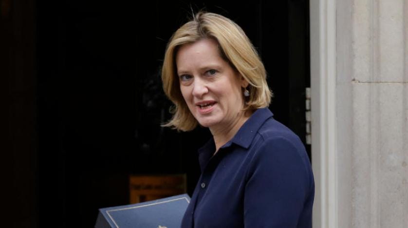 Amber Rudd’un istifası Theresa May’a sert bir darbe oldu