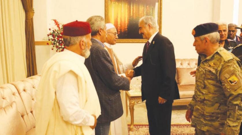 Hafter, El Abrak Hava Üssü’nü ziyaret etti