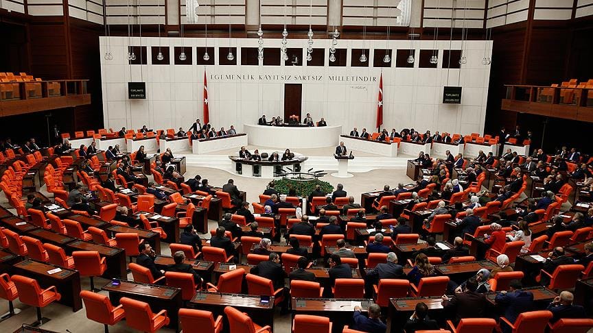 Erken seçim teklifi Meclis’ten geçti