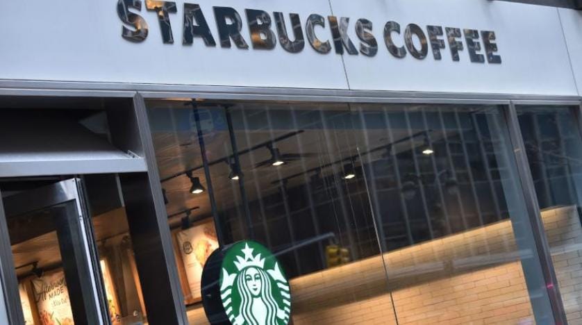 Starbucks ırkçılıkla mücadele eğitimi için 8 bin şubesini kapatıyor