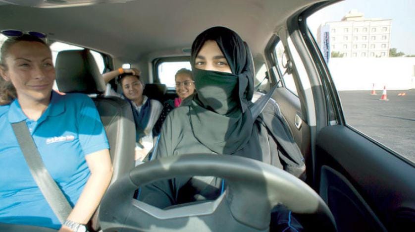 Suudi Arabistan’da kadınlara sürüş teknikleri eğitimi