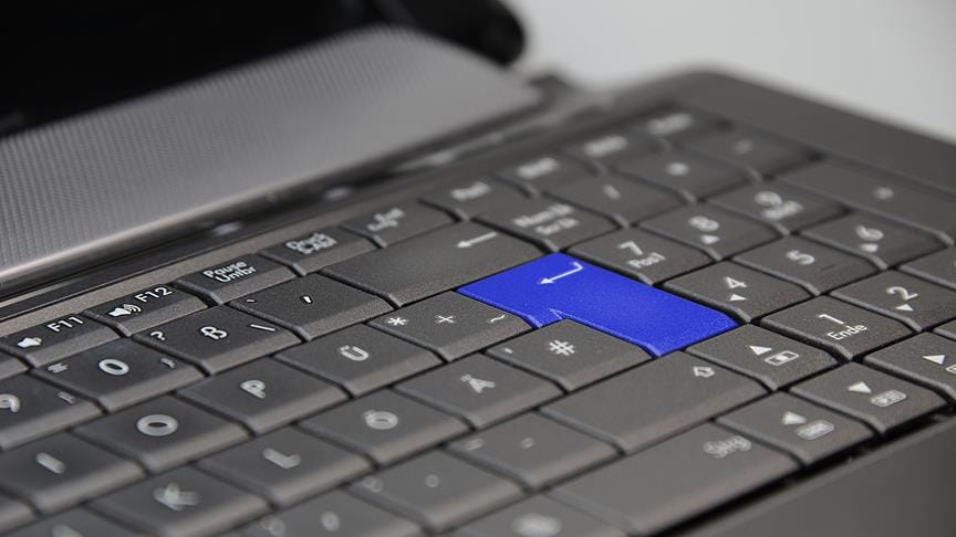 Öğrencilere tablet yerine klavyeli bilgisayar verilecek