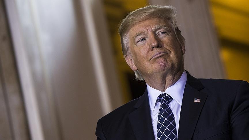 Trump, Apple CEO’su Cook ile ticareti görüştü