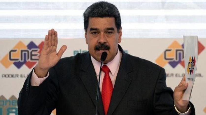 Maduro, ABD elçisine 48 saat süre verdi