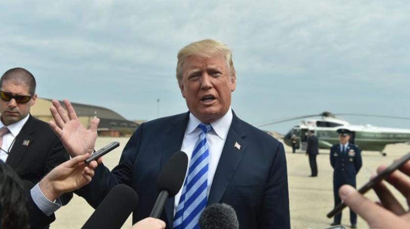 Trump: Pekin bizimle yaptığı ticaretten büyük kazanç sağlıyor