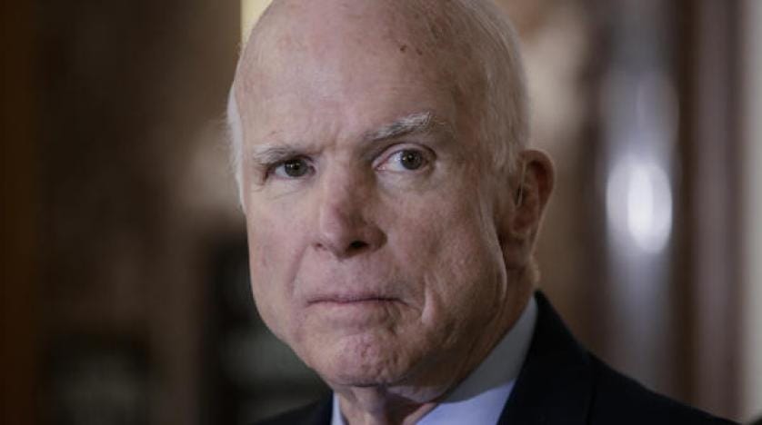 Beyaz Saray yetkilisi Senatör McCain’in hastalığıyla dalga geçti