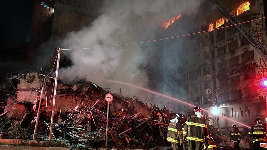 Brezilya’da çıkan yangında 26 katlı bina çöktü