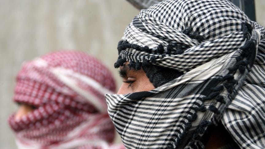 İran’da DEAŞ kostümlü oyuncular korku saçtı