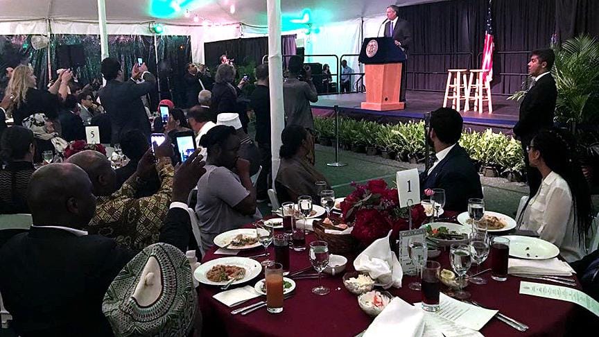 New York Belediye Başkanı de Blasio Müslümanlara iftar verdi