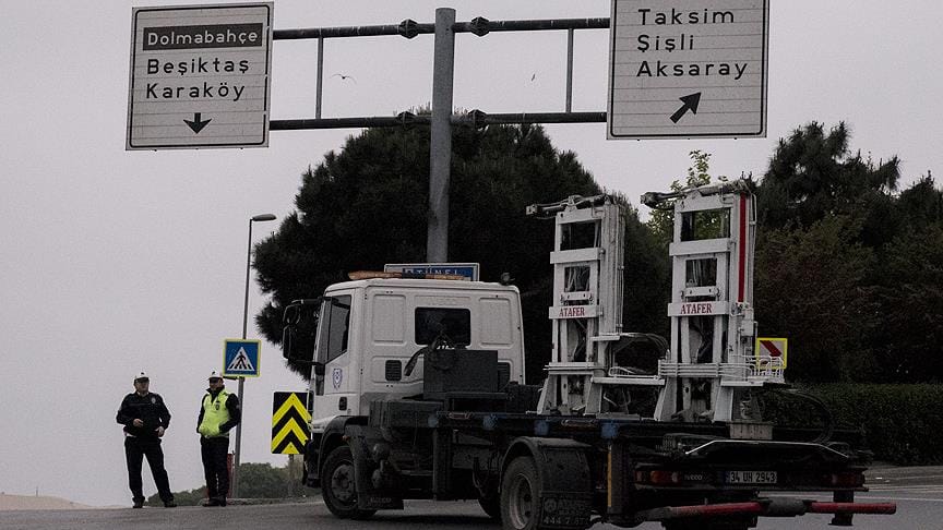 Taksim Meydanı’na çıkan yollar araç trafiğine kapatıldı