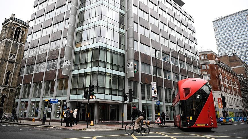 Facebook skandalı sonrası Cambridge Analytica faaliyetlerine son veriyor