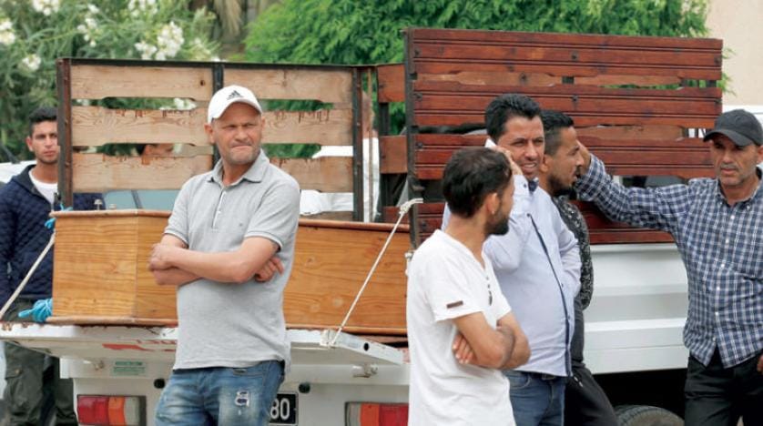 Tunuslu göstericiler boğulan göçmenler için karakol yaktı