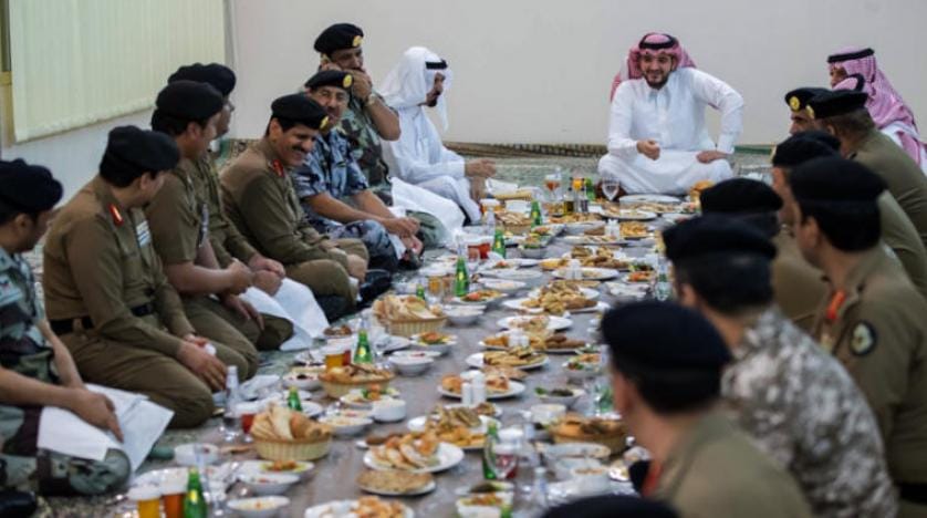 Suudi Arabistan İçişleri Bakanı, Umre güvenlik birimleriyle bir araya geldi