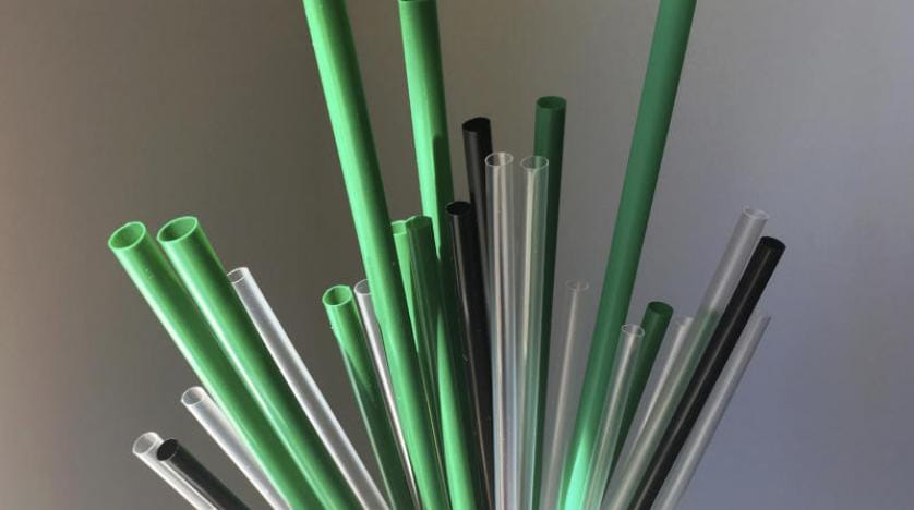 McDonald’s İngiltere ve İrlanda’da kağıt pipet kullanacak