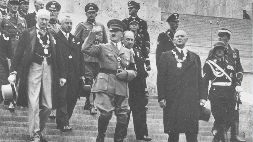 Hitler’in çatal bıçak takımı binlerce sterline satıldı