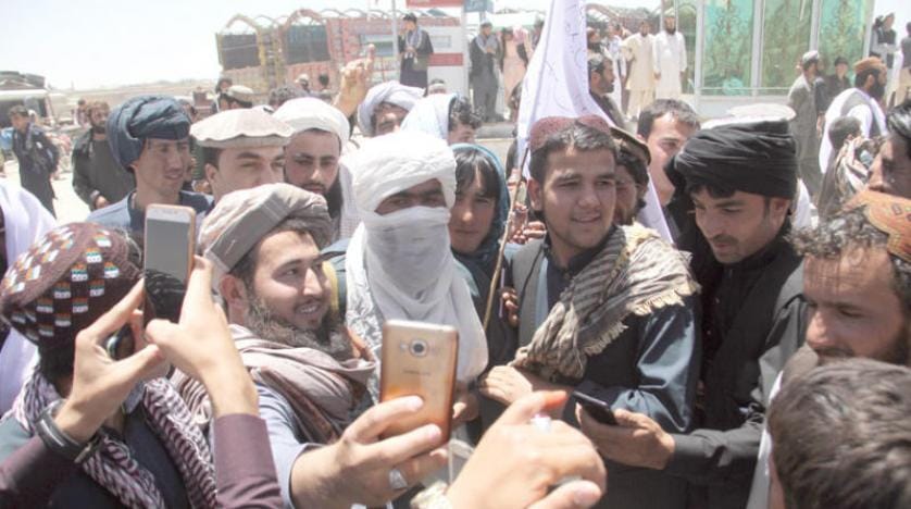 Afganistan’da bayramlaşma töreninde intihar saldırısı: 20 ölü