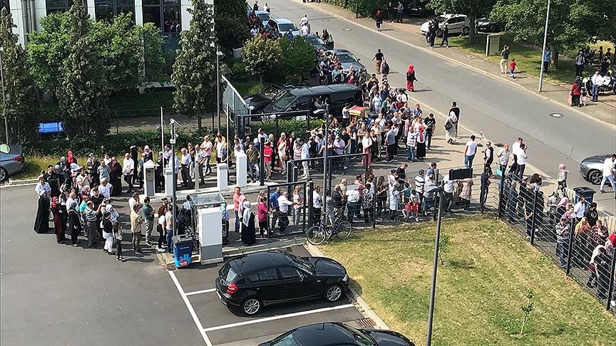 Almanya’daki seçim sandıklarında uzun kuyruklar oluştu