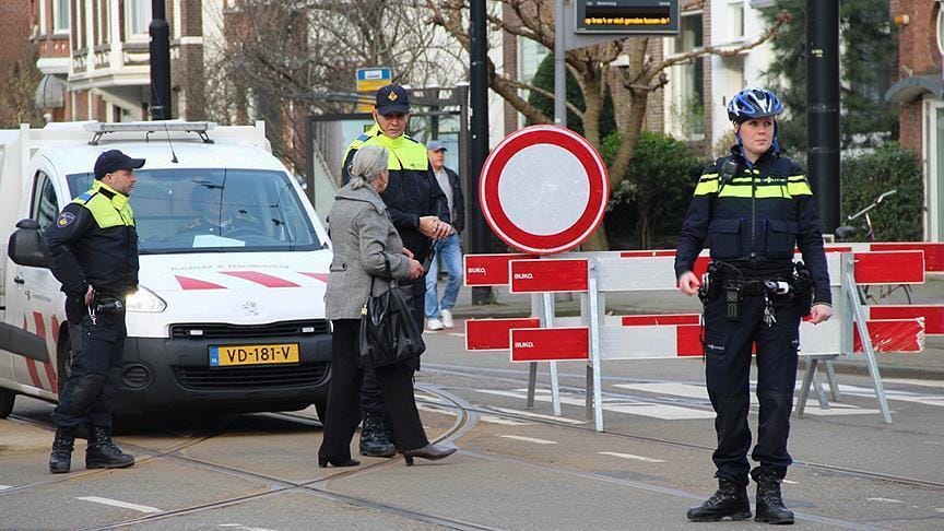 Hollanda’da sürücü, aracıyla grubun arasına daldı: 1 ölü