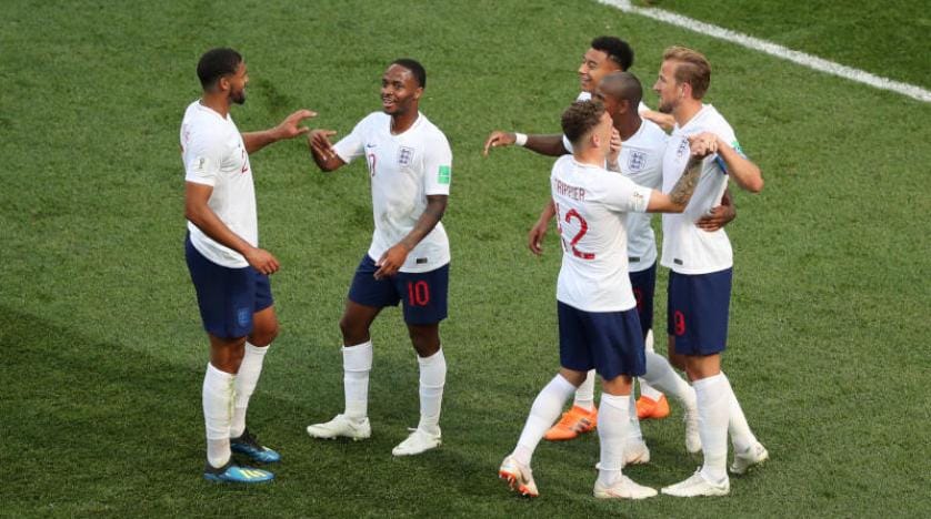 İngiltere 6 golle tur atladı