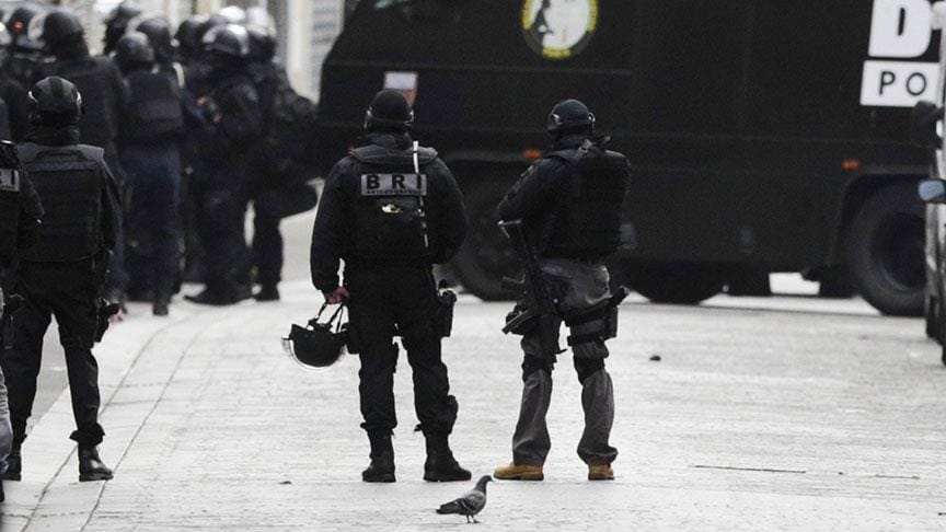 Paris’te rehine operasyonu