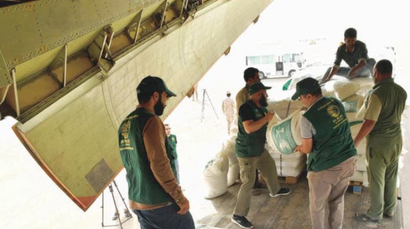 Suudi Arabistan’dan Hudeyde’ye havadan ve karadan yardım