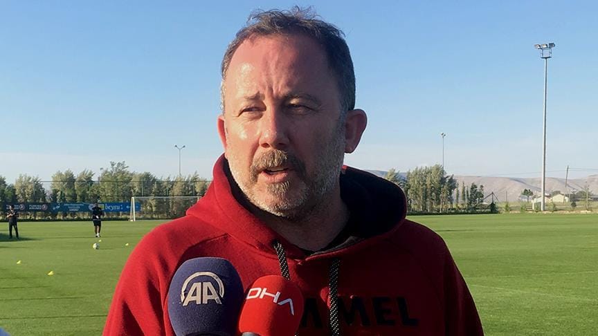 Atiker Konyaspor, teknik direktör Sergen Yalçın ve yardımcıları ile yolları ayırdı