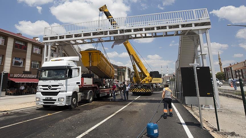 Ankara’da açık unutulan damper üst geçide çarptı: 11 yaralı
